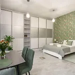 Gabby's Hideaway * Budapest