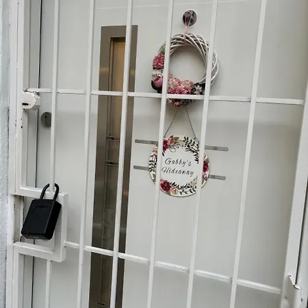 Gabby's Hideaway Apartment *