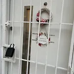 Gabby's Hideaway Apartmán *